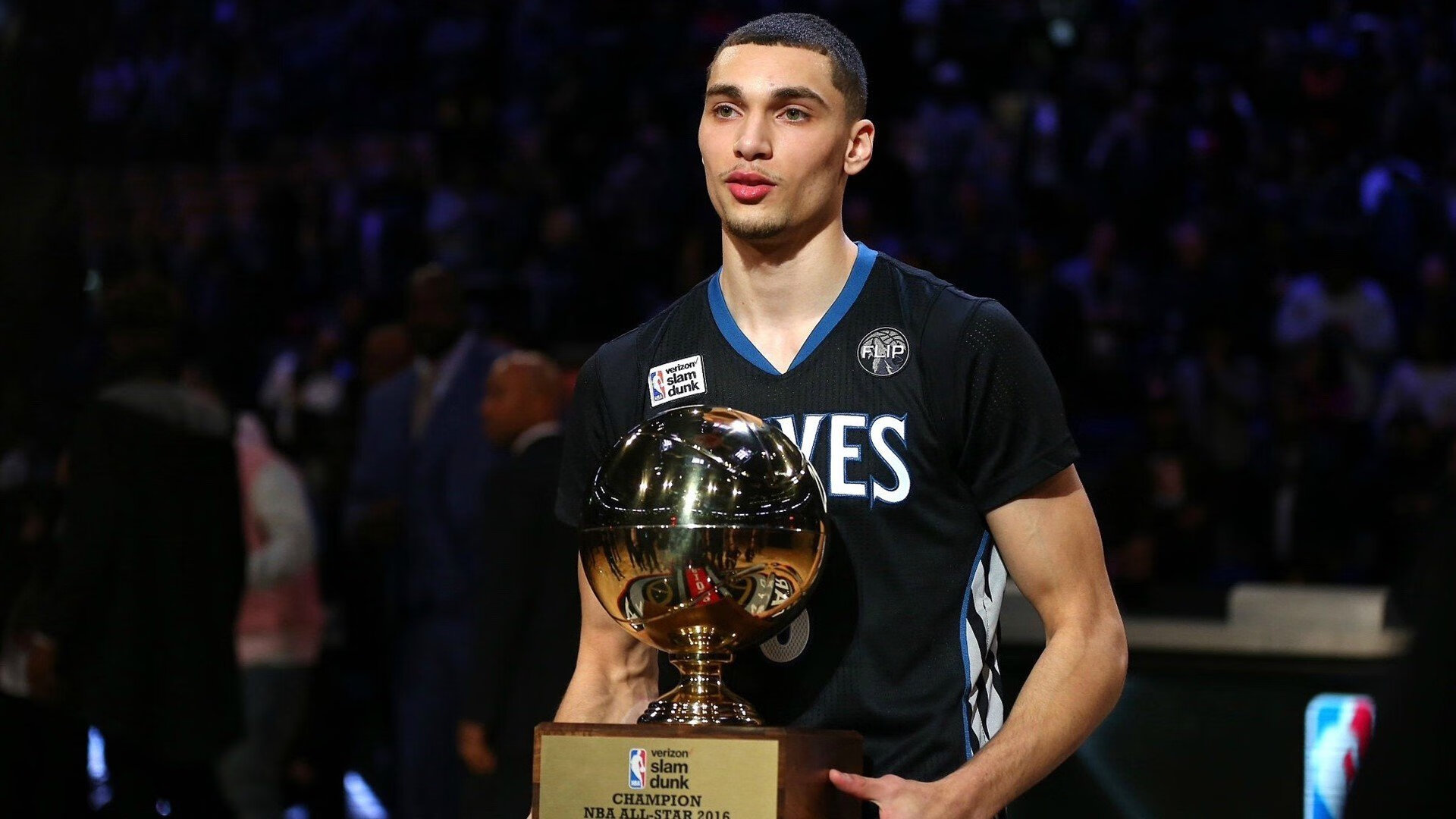 中国女排国际热身赛力克巴西，队伍磨合愈发默契，中国女排逆袭巴西