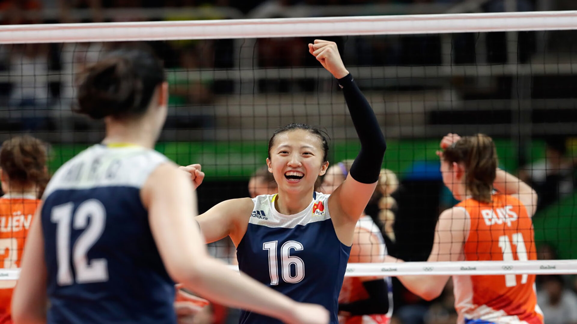 全国游泳锦标赛女子200米蛙泳 黑马选手后程发力夺冠引热议,女子200米蛙泳全运会